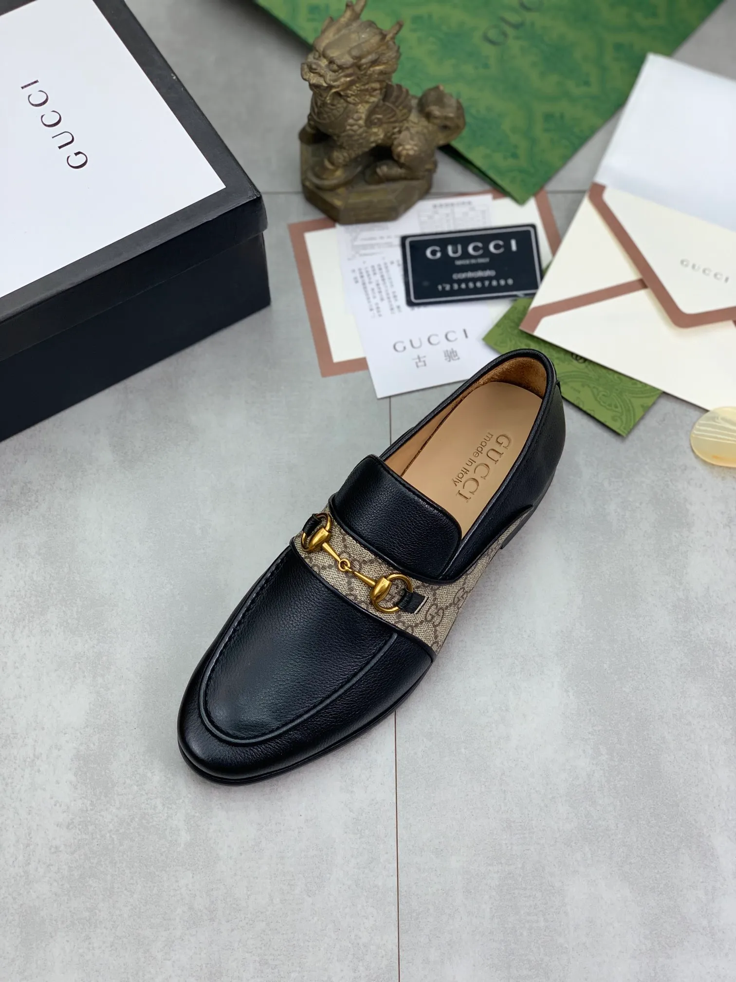 Men's shoes 💰P580 💰[New model] Genuine leather outsole series 🆘Water-dyed cow lining [GUCCI] Gucci leather shoes, top purchasing men's 2023 counters are on sale simultaneously, top-grade original calfskin imported from Italy ➕ first-layer cowhide lining) original factory special original sole, fine workmanship, impeccable 👍 You can go in and out of the counter at will; the real thing is super beautiful, code number: 38 to 45 black Brown 🉑️Choose a full set of packaging at the counter